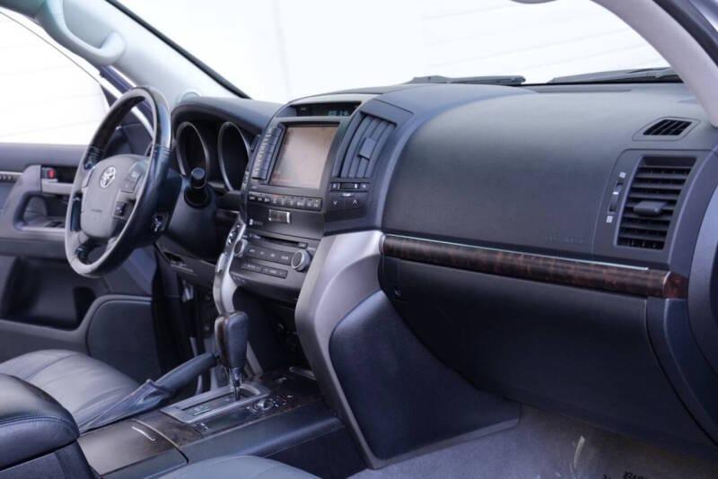 2011 Toyota Land Cruiser