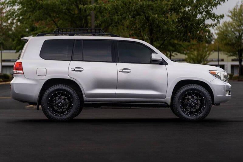 2011 Toyota Land Cruiser
