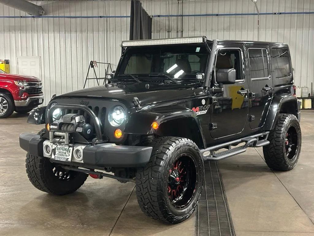 2015 Jeep Wrangler Unlimited Sahara - 4