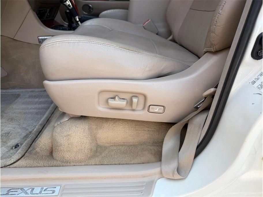 2001 Lexus LX 470
