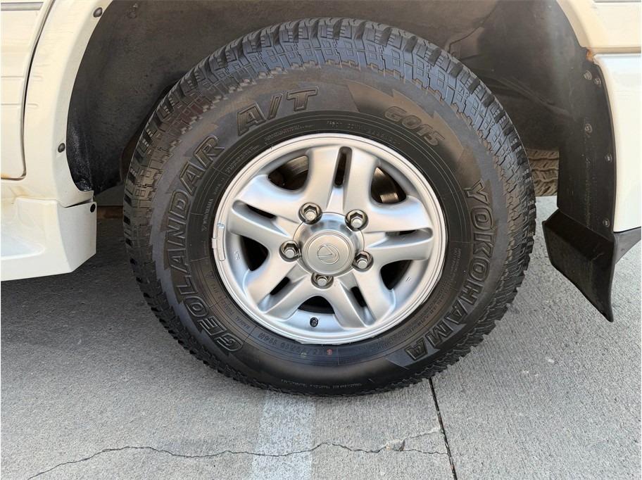 2001 Lexus LX 470