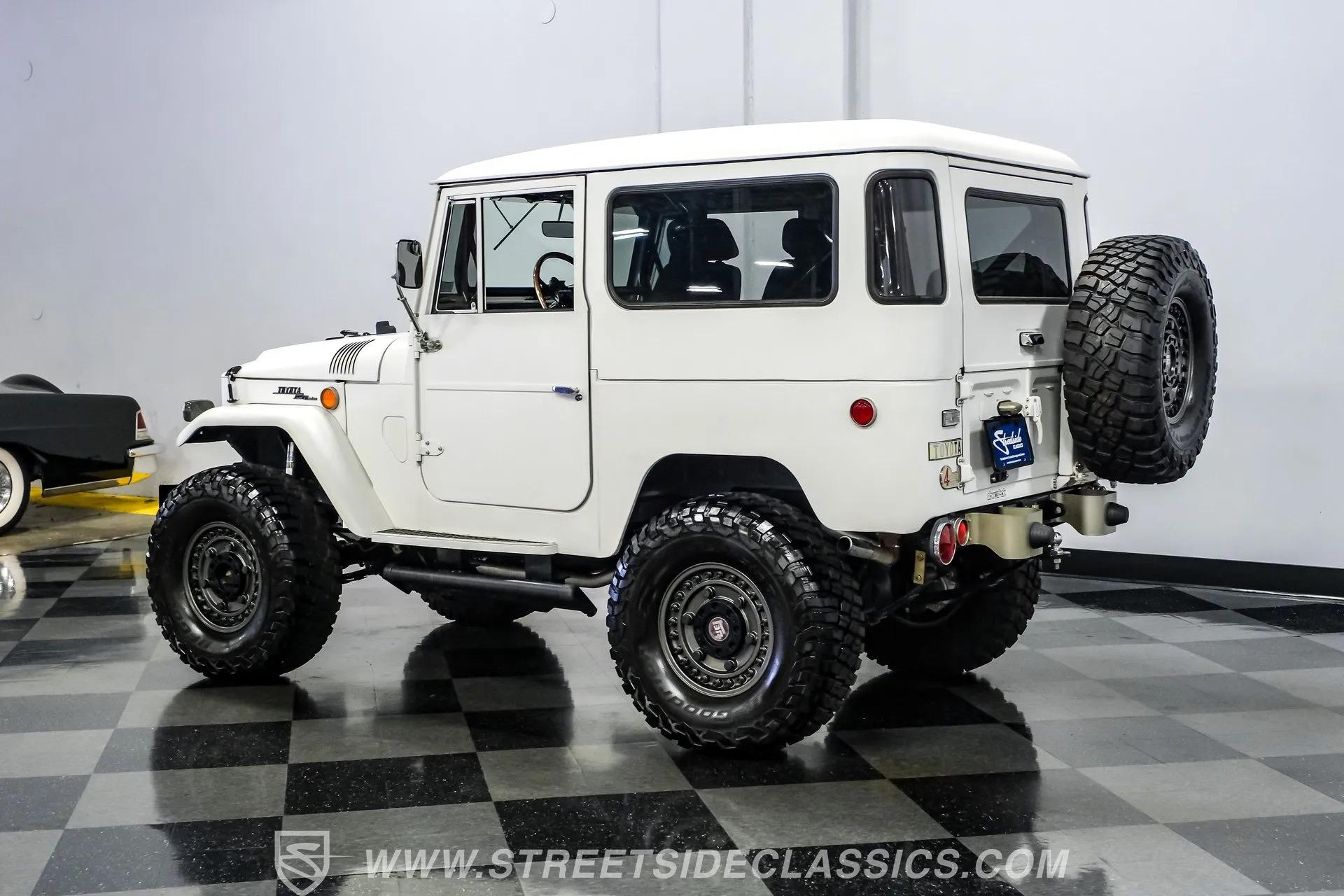 1969 Toyota Land Cruiser FJ40 - 4