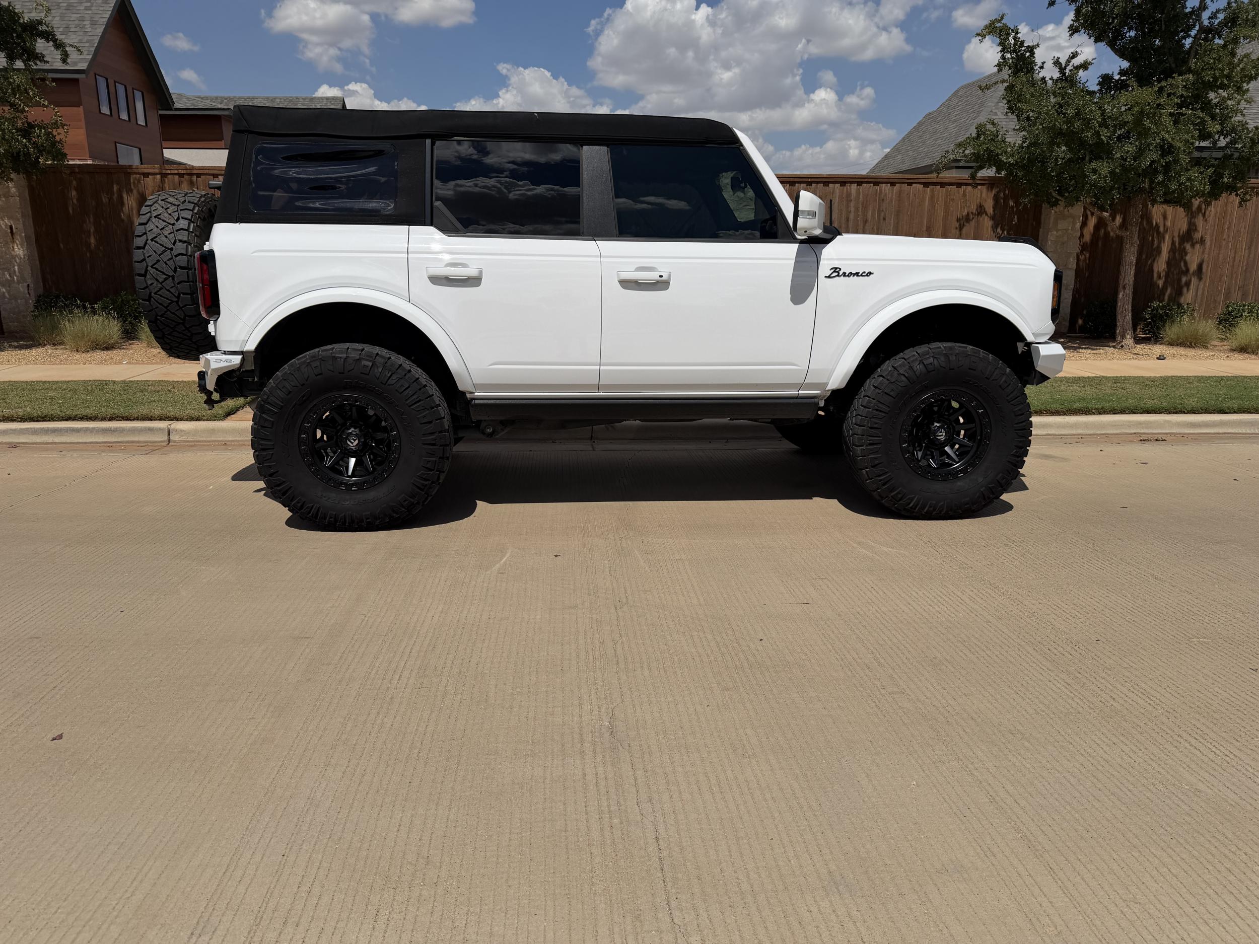 2023 Ford Bronco Outer Banks