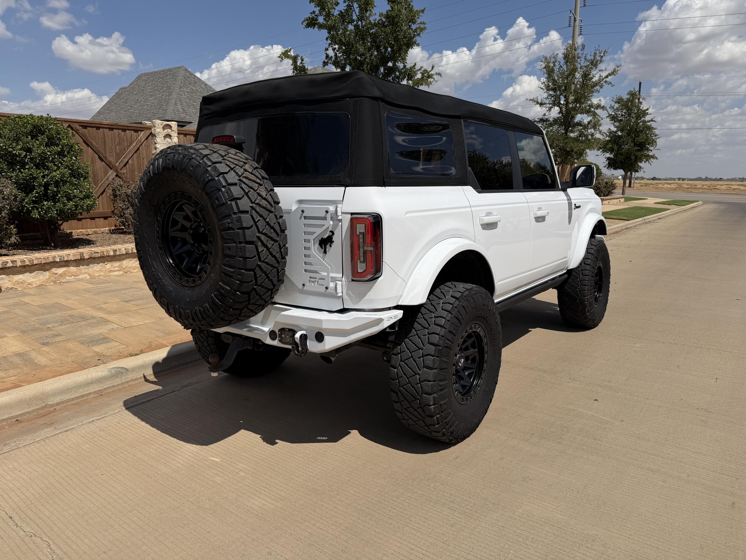 2023 Ford Bronco Outer Banks - 3