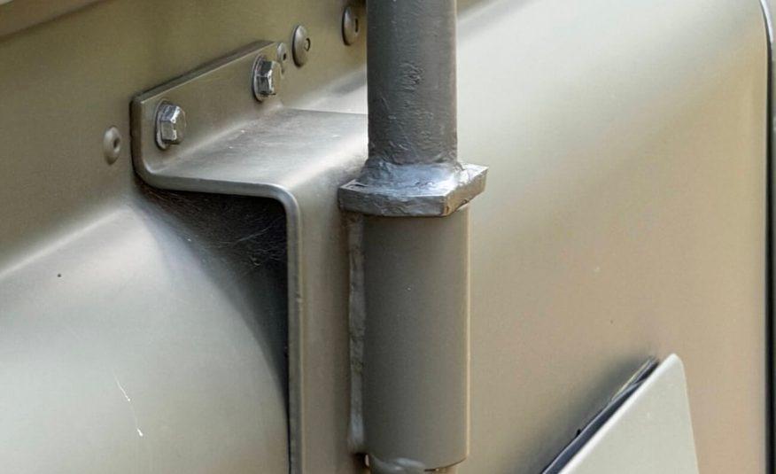 1990 Land Rover Defender 110 Wolf