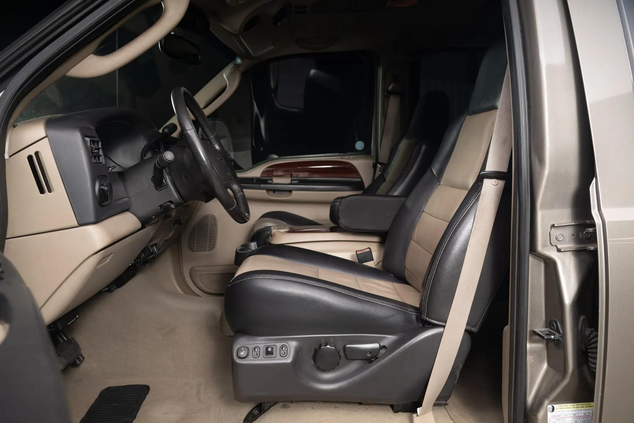 2005 Ford Excursion Eddie Bauer Power Stroke 4×4