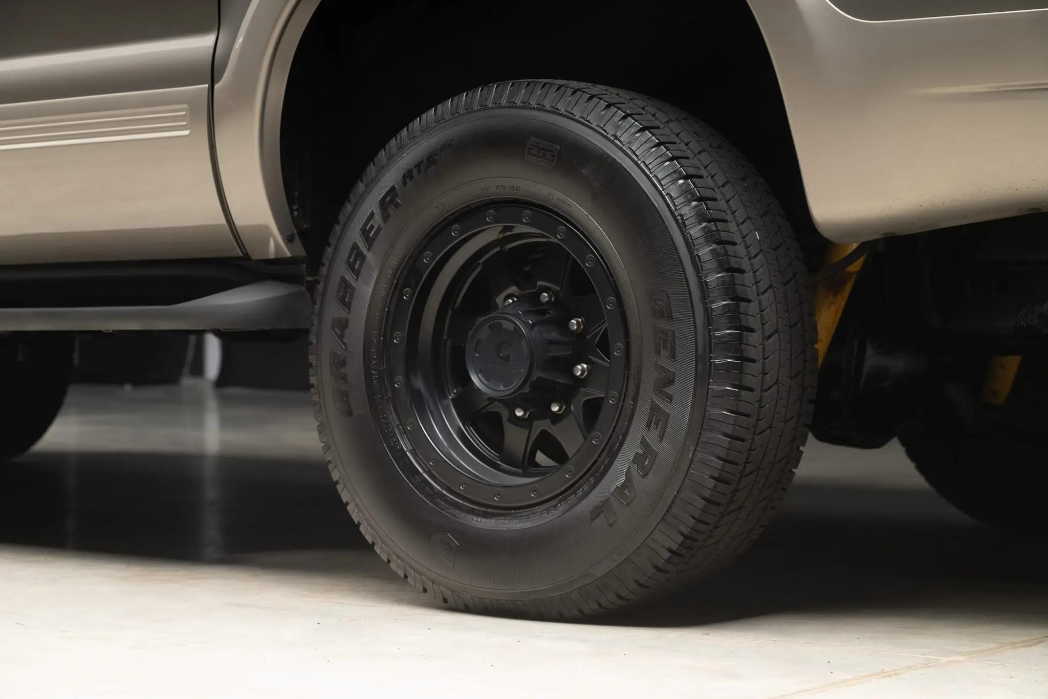 2005 Ford Excursion Eddie Bauer Power Stroke 4×4