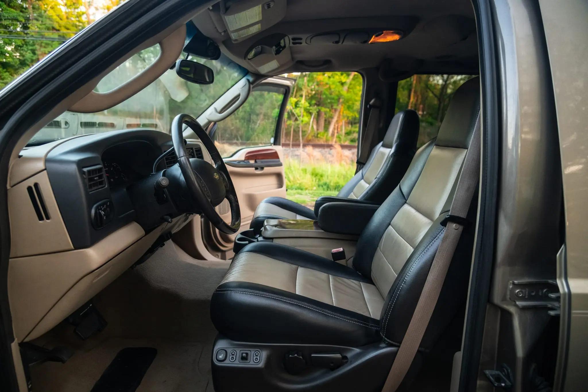 2005 Ford Excursion Eddie Bauer Power Stroke 4×4