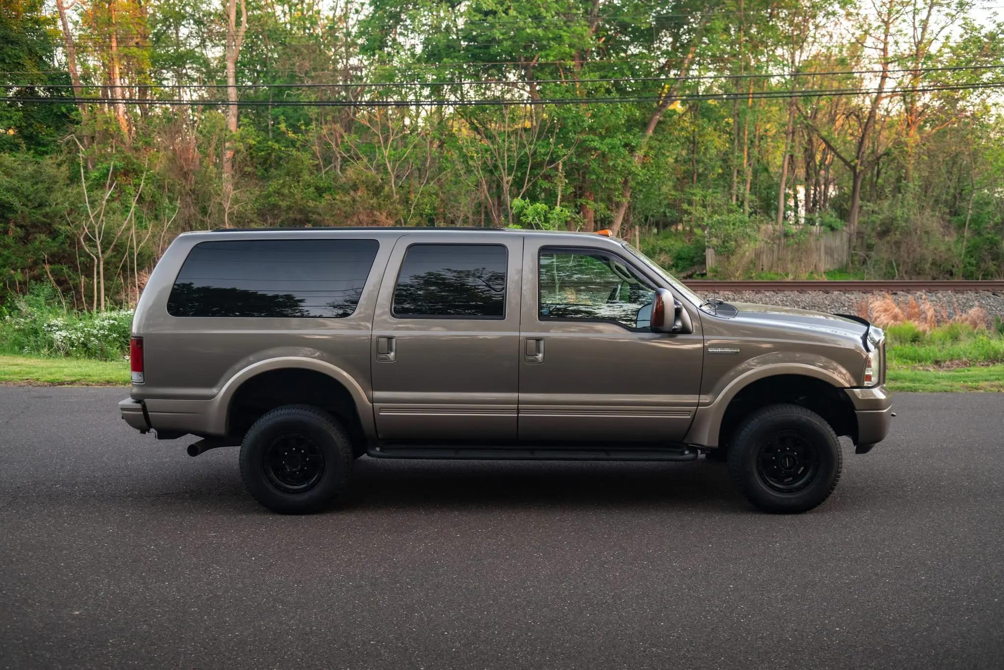 2005 Ford Excursion Eddie Bauer Power Stroke 4×4