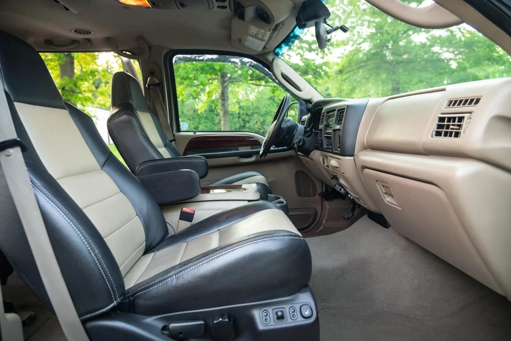 2005 Ford Excursion Eddie Bauer Power Stroke 4×4