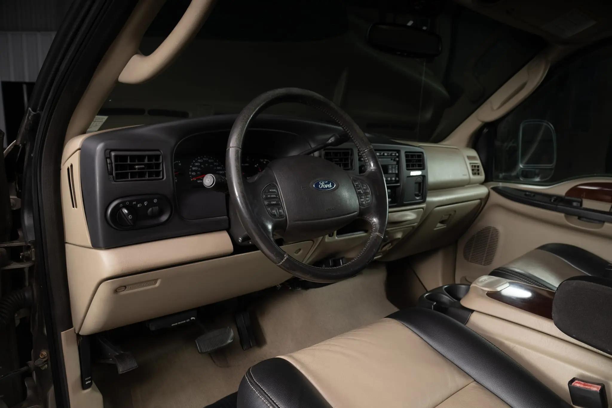 2005 Ford Excursion Eddie Bauer Power Stroke 4×4