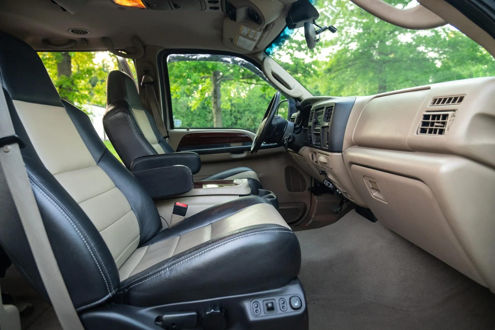 2005 Ford Excursion Eddie Bauer Power Stroke 4×4