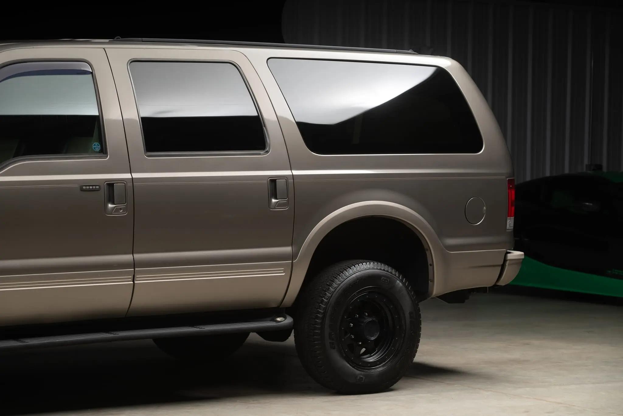 2005 Ford Excursion Eddie Bauer Power Stroke 4×4