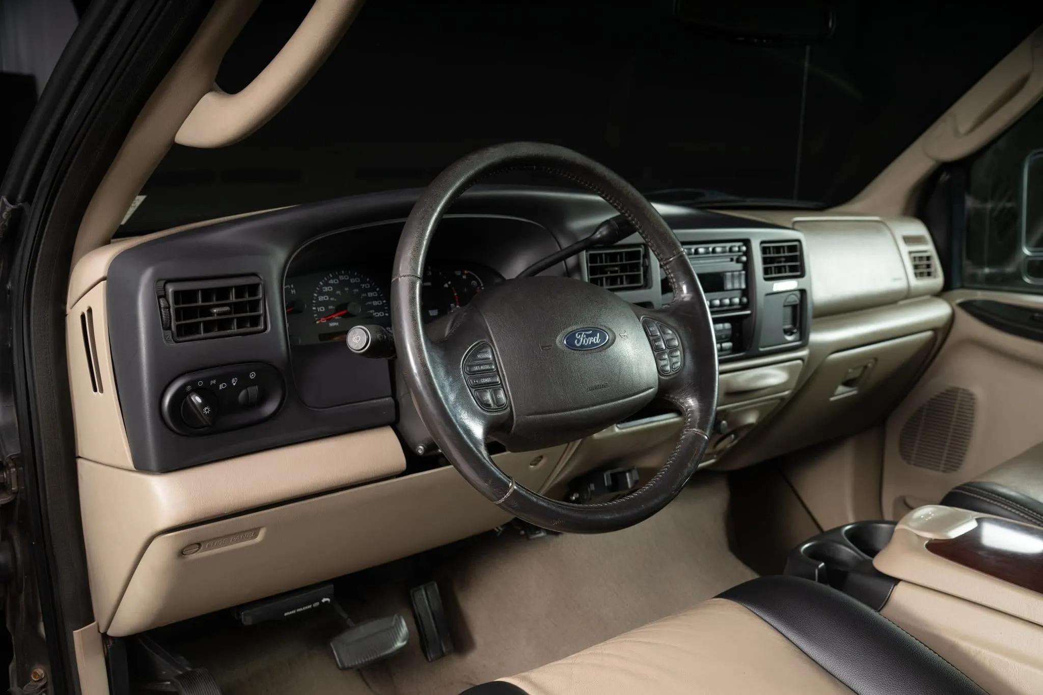 2005 Ford Excursion Eddie Bauer Power Stroke 4×4 - 5