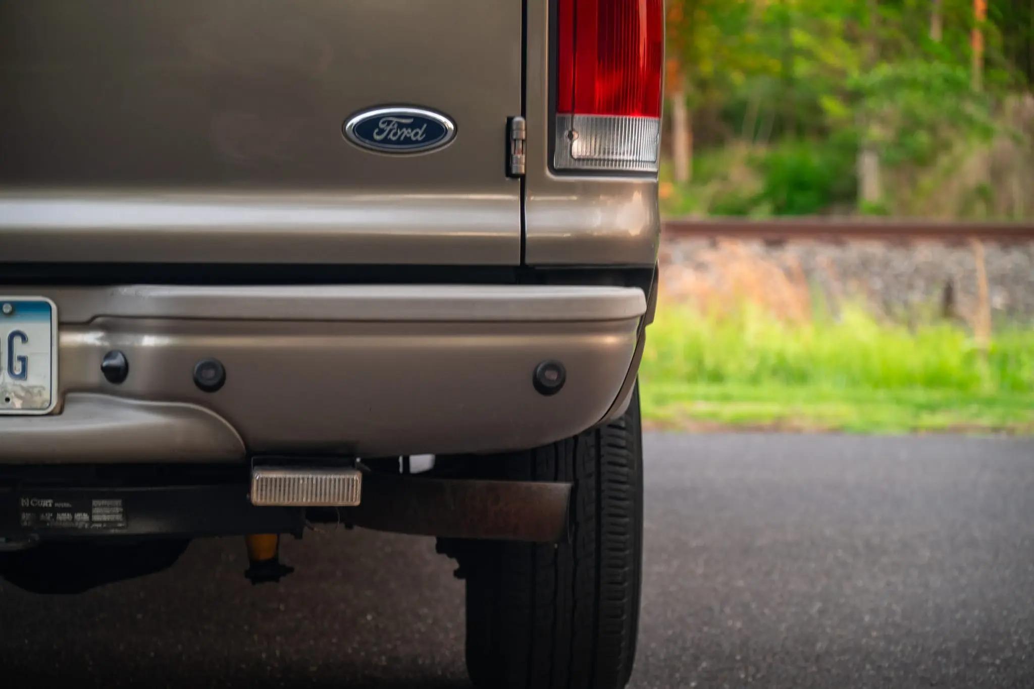 2005 Ford Excursion Eddie Bauer Power Stroke 4×4