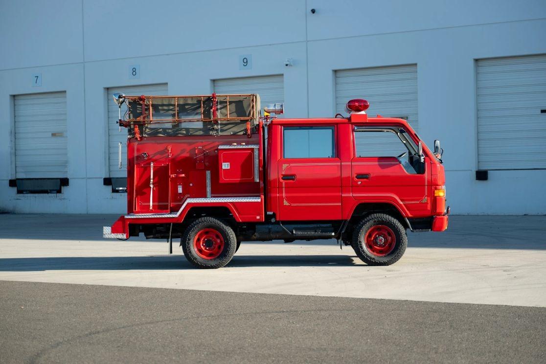 1991 Toyota HiAce Fire Truck - 2