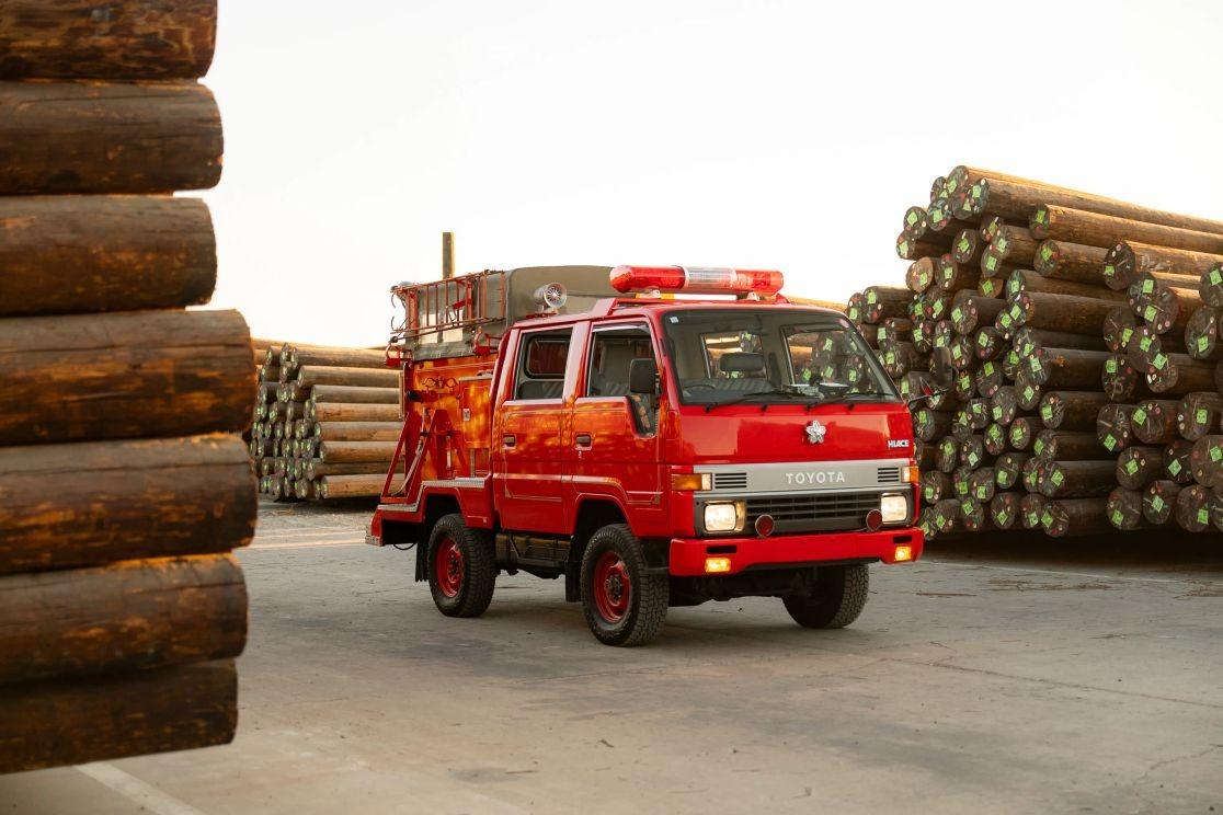 1991 Toyota HiAce Fire Truck - 3
