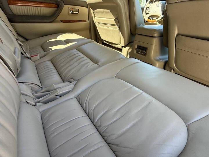 2005 Lexus LX 470