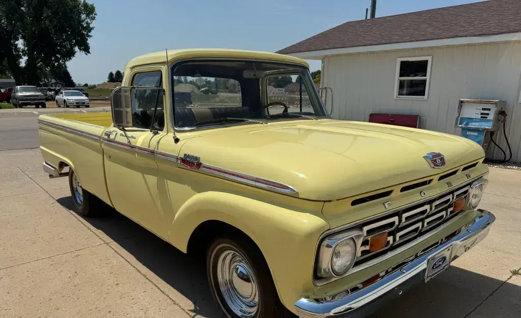  Ford F-100