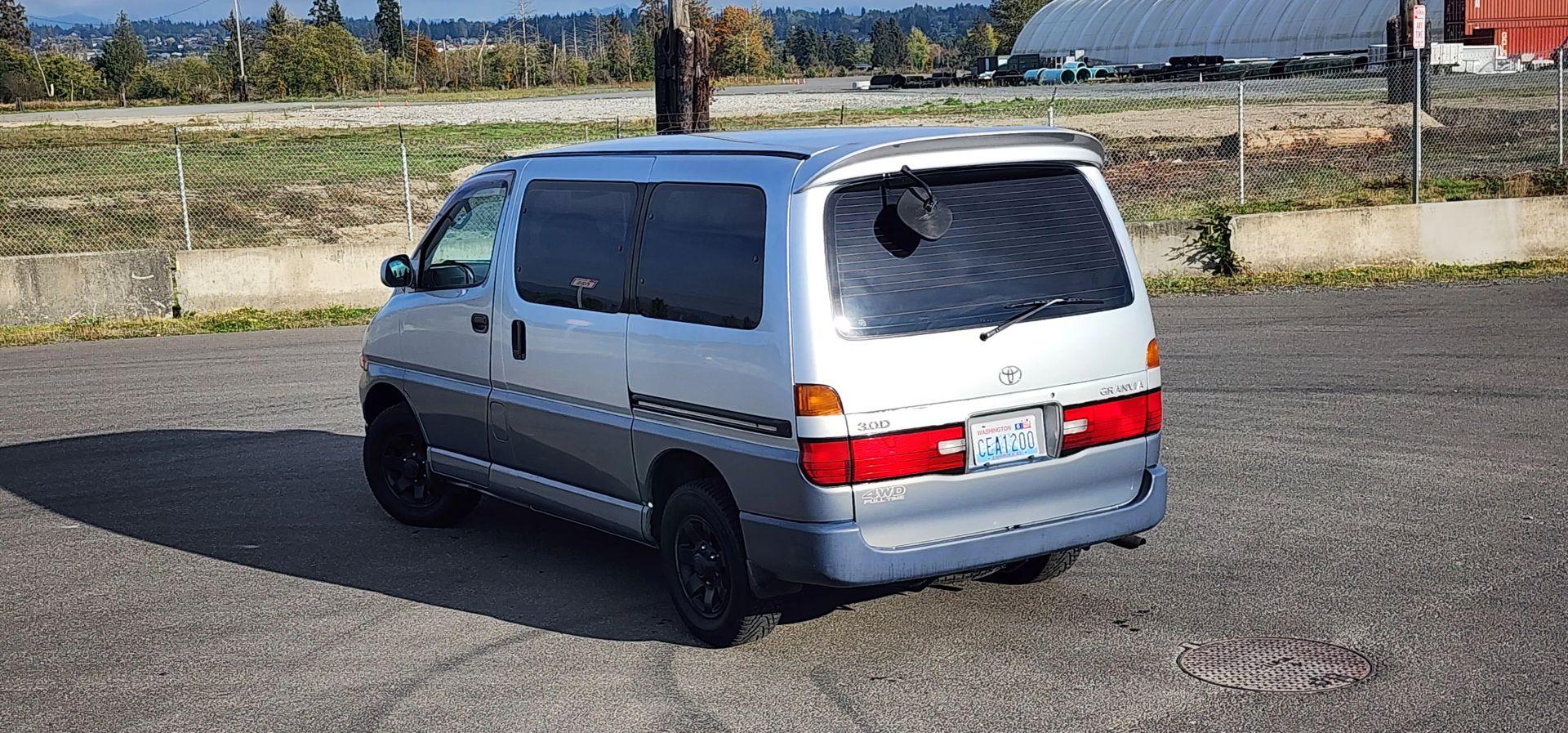 1996 Toyota Granvia - 4