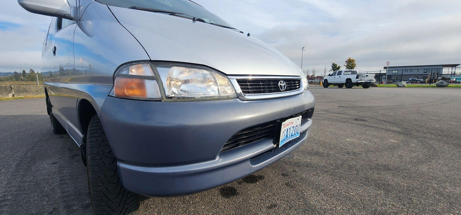1996 Toyota Granvia - 5