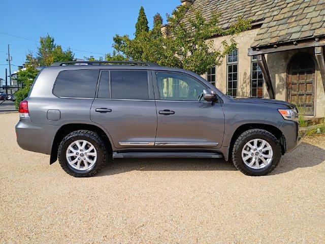2019 Toyota Land Cruiser