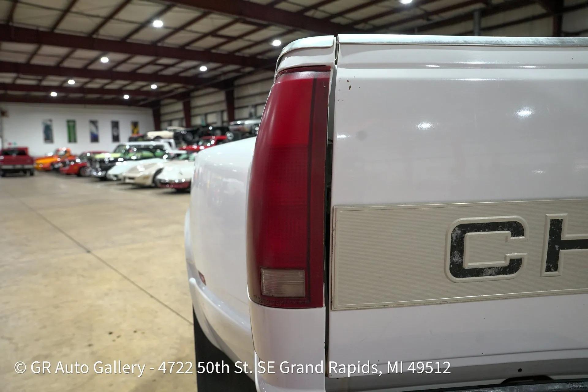 1996 Chevrolet Silverado K3500 4X4 Crew Cab