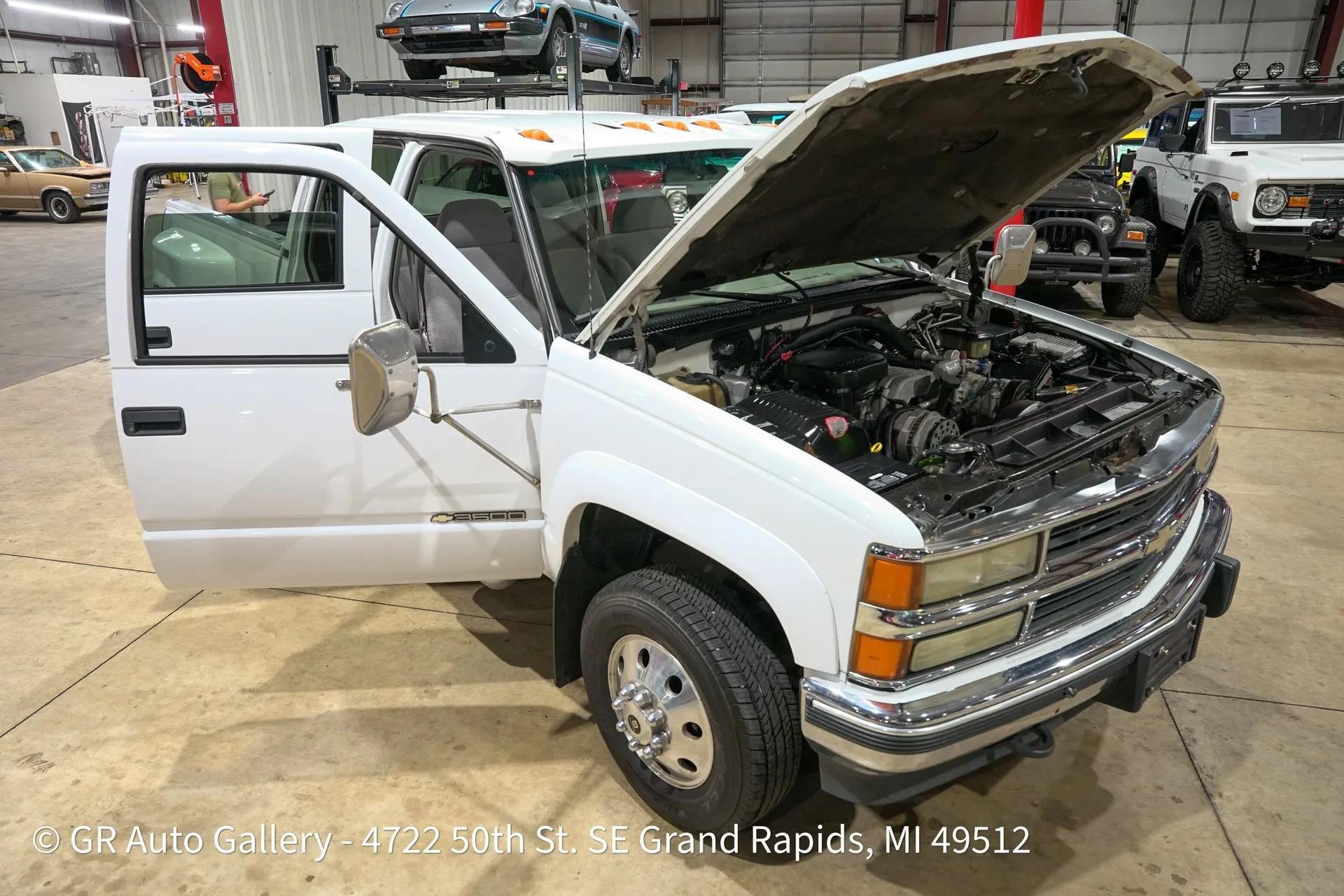 1996 Chevrolet Silverado K3500 4X4 Crew Cab