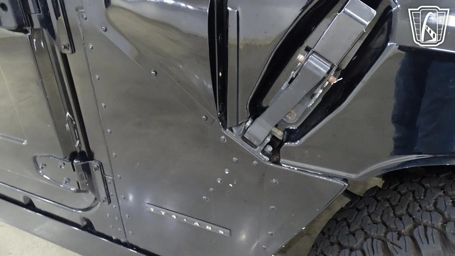 2001 Am General Hummer H1