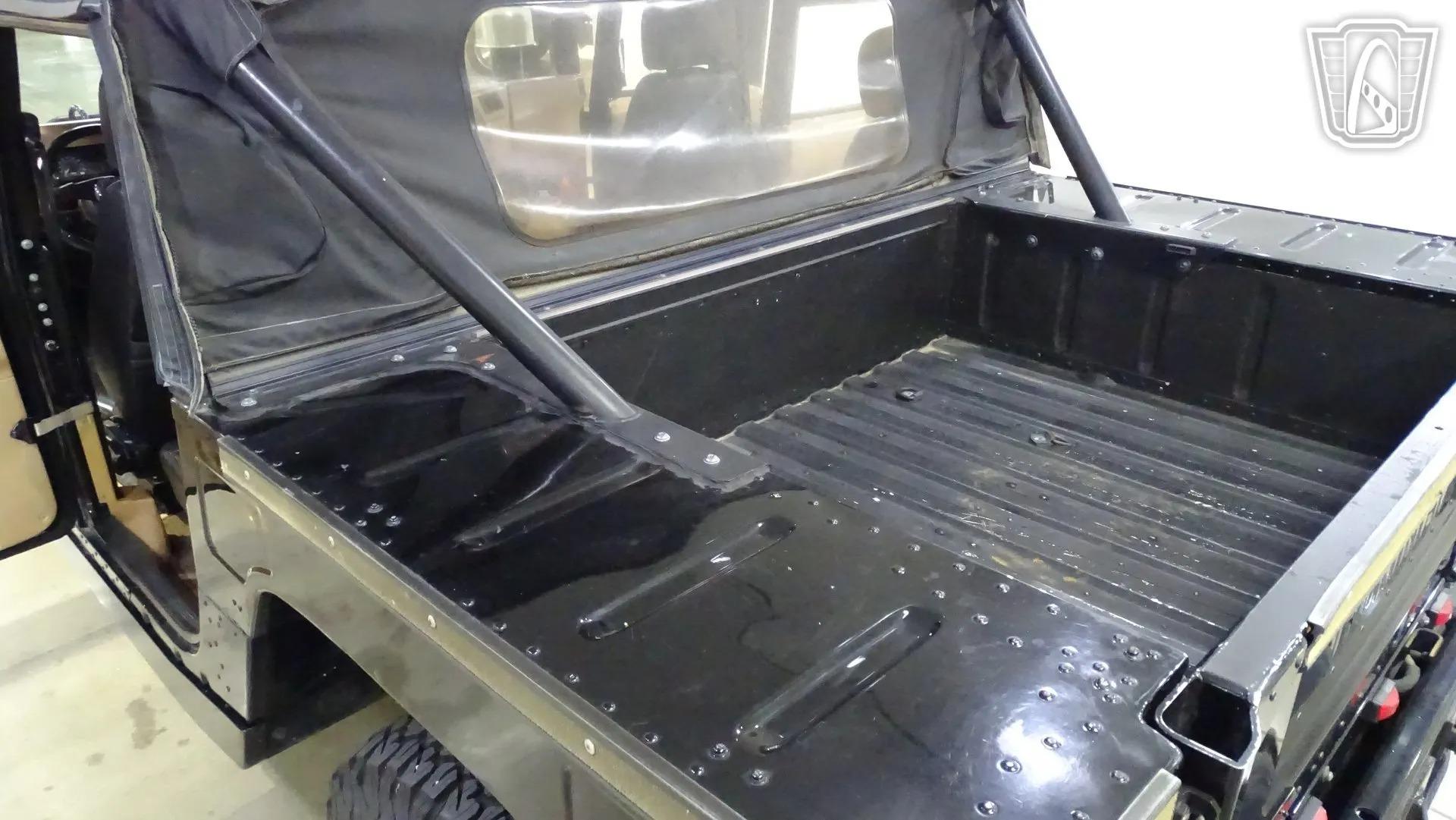 2001 Am General Hummer H1