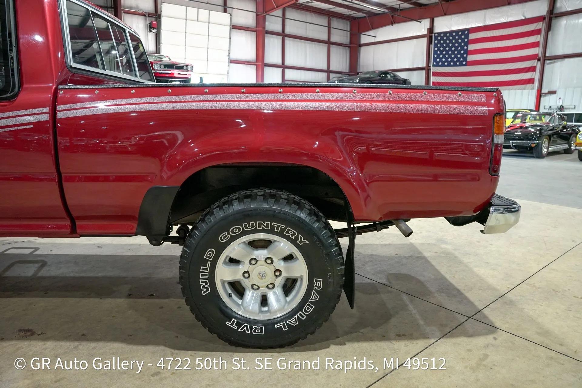 1993 Toyota Pickup Deluxe - 5