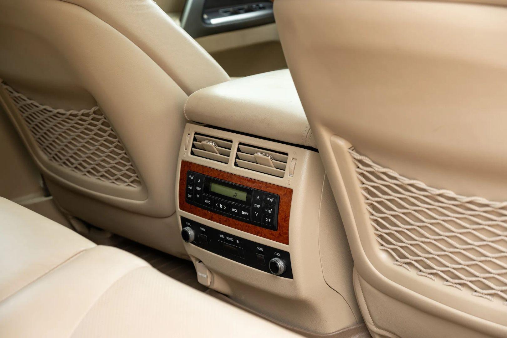 2014 Toyota Land Cruiser