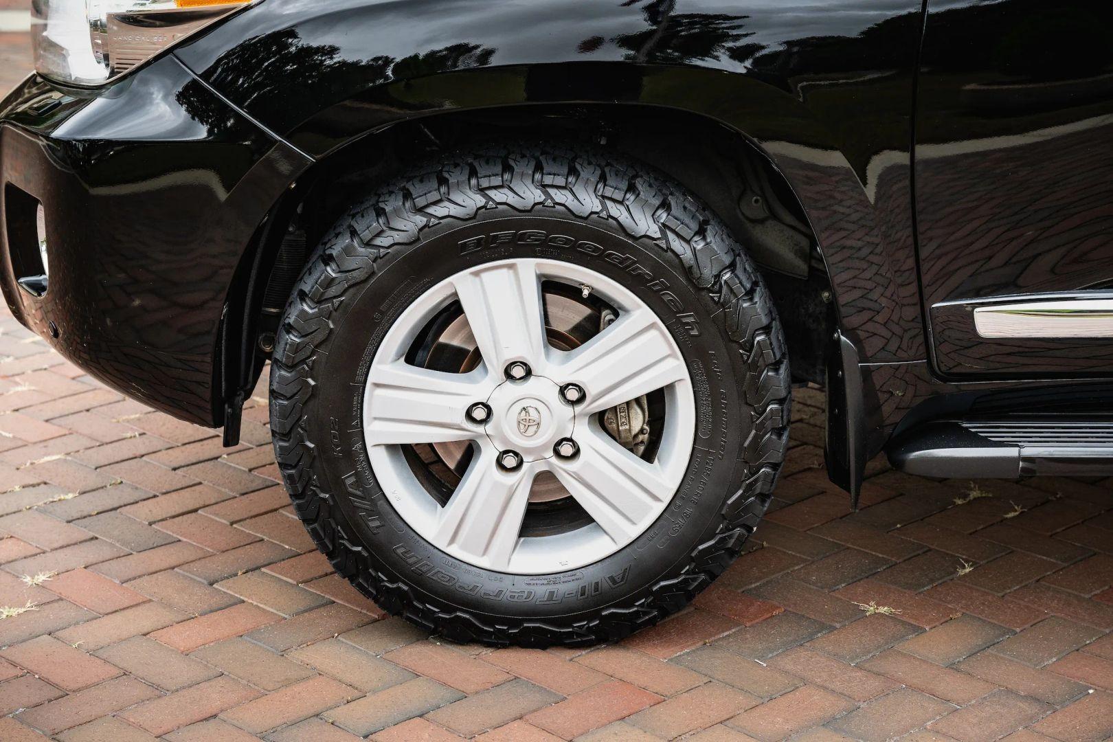 2014 Toyota Land Cruiser