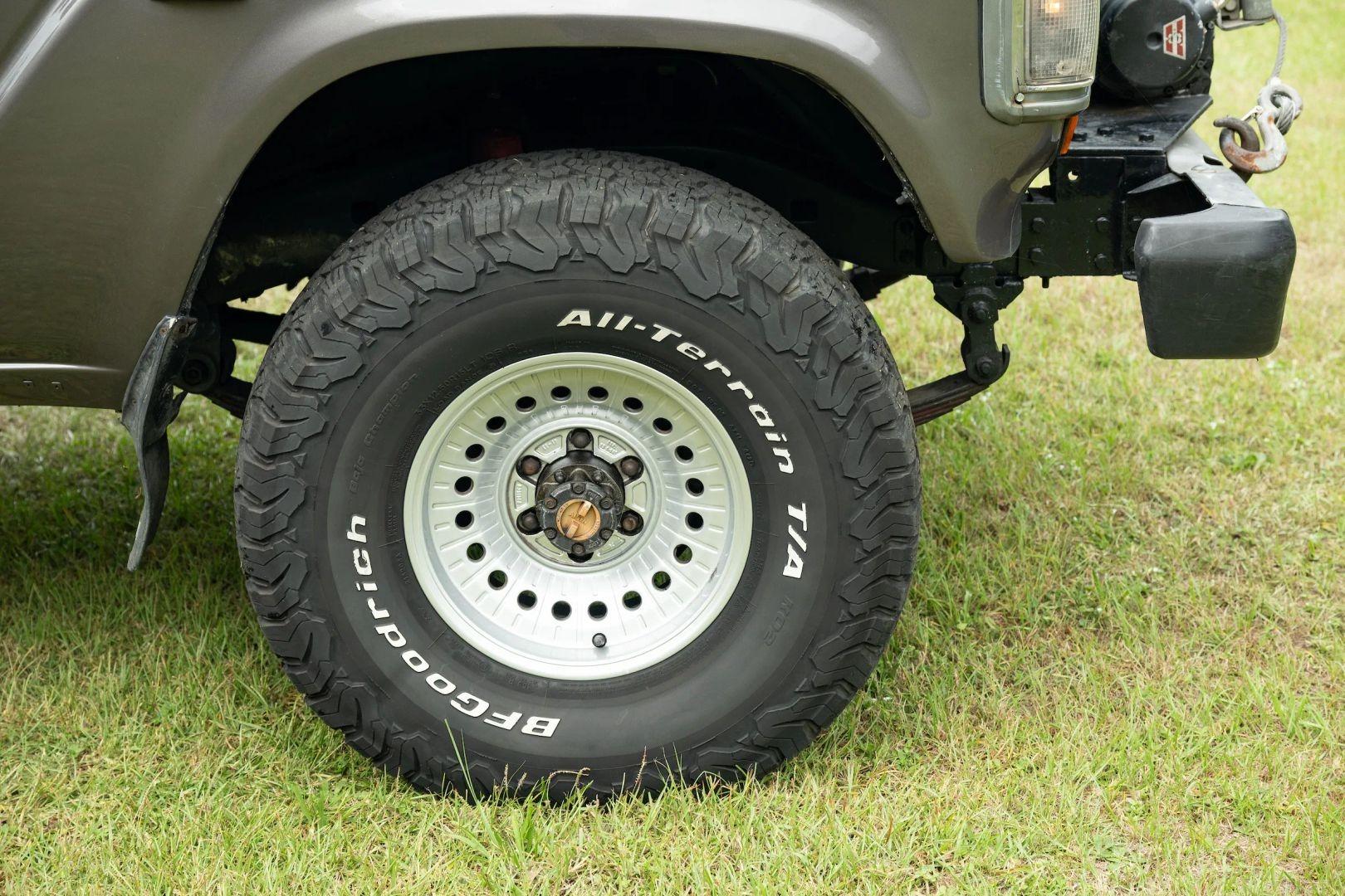 1989 TOYOTA LAND CRUISER HJ61