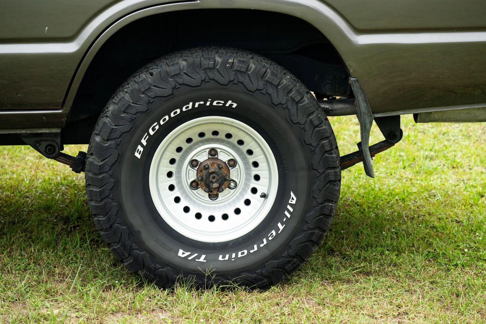 1989 TOYOTA LAND CRUISER HJ61