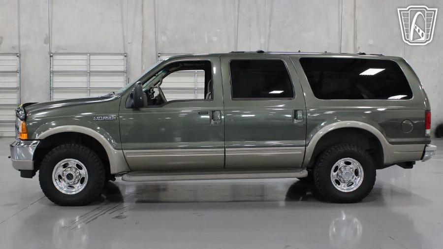 2001 Ford Excursion Eddie Bauer - 2