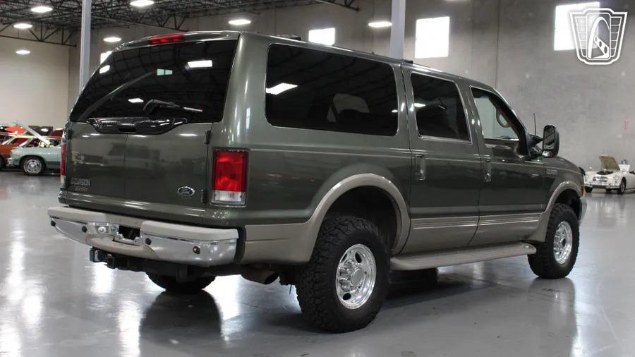 2001 Ford Excursion Eddie Bauer - 4