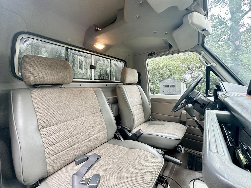 1989 Toyota Land Cruiser HZJ79/FJ62 Hybrid