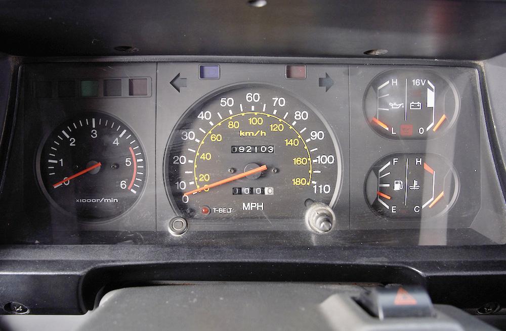 1989 Toyota Land Cruiser HZJ79/FJ62 Hybrid