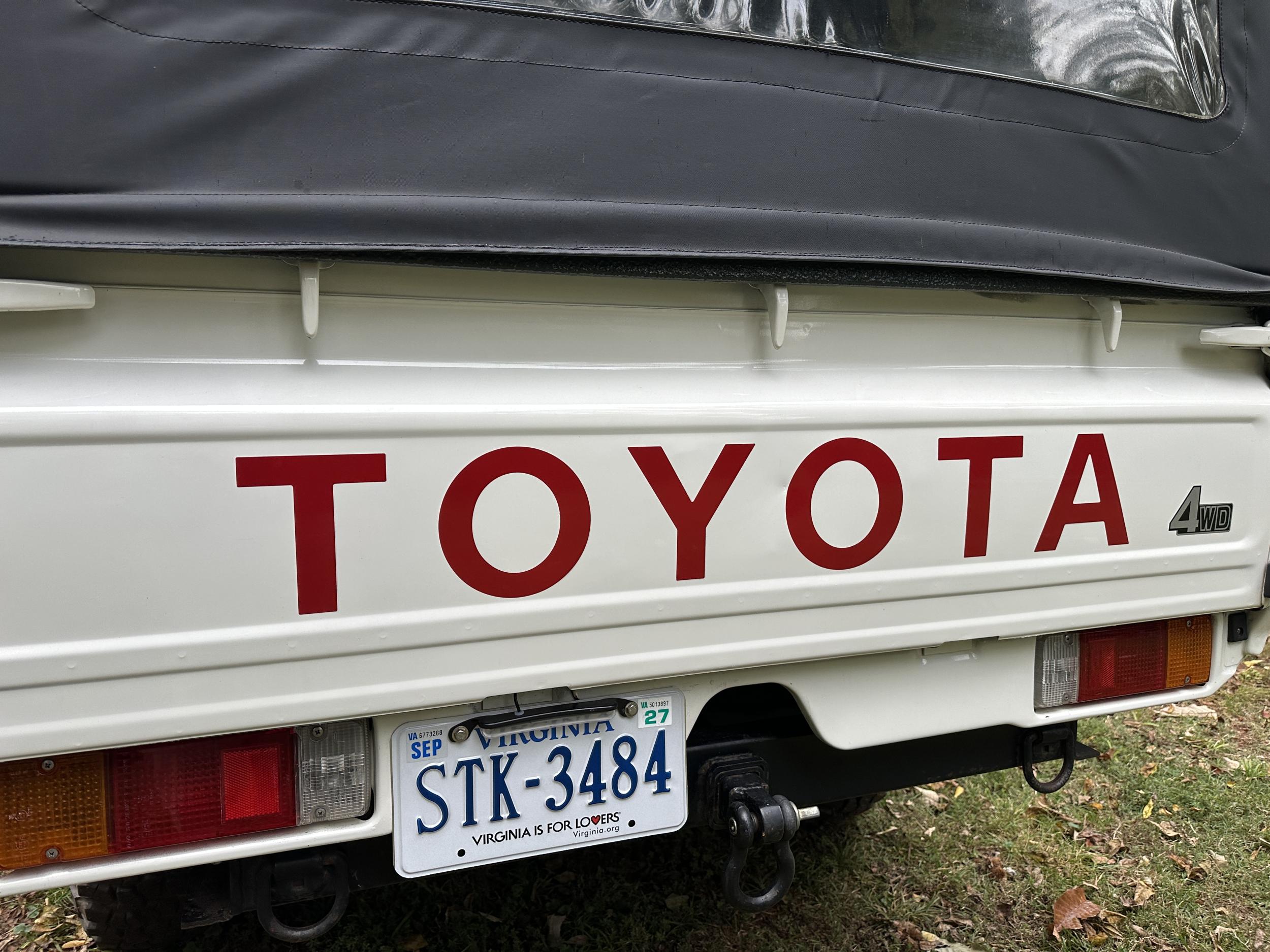 1989 Toyota Land Cruiser HZJ79/FJ62 Hybrid