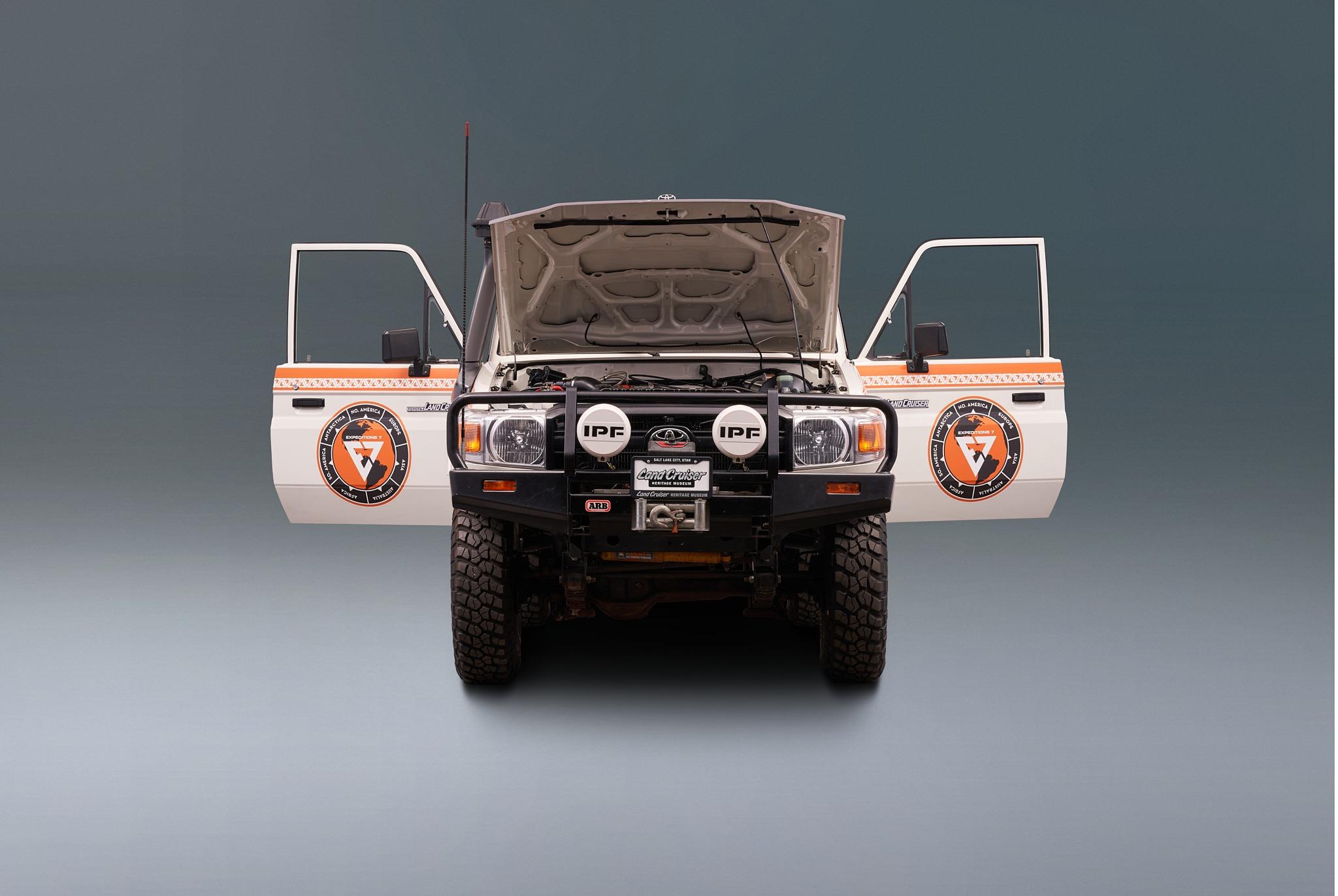 1989 Toyota Land Cruiser HZJ79/FJ62 Hybrid