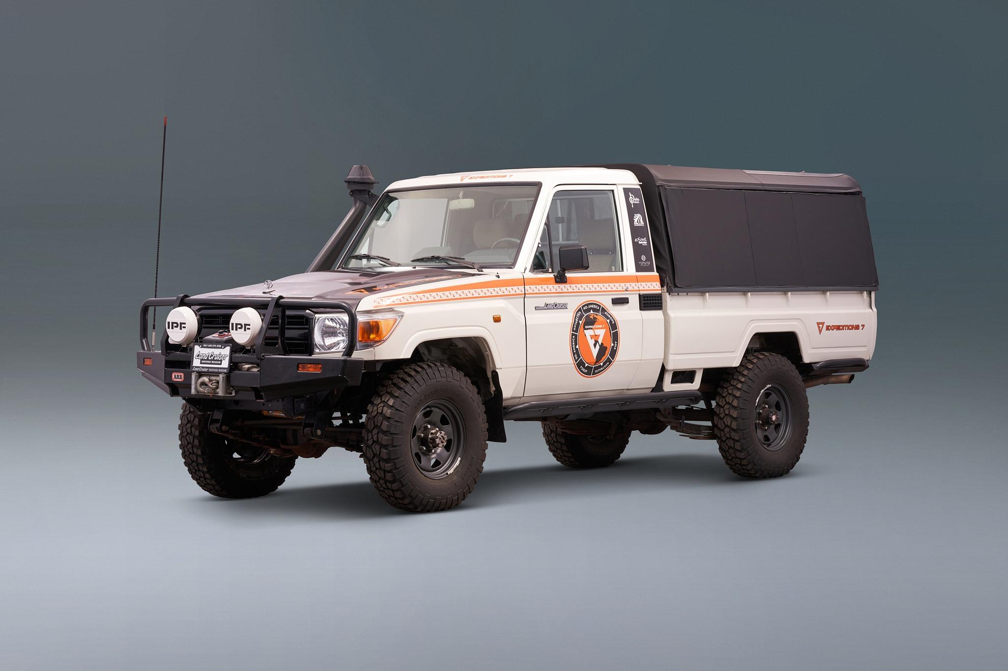 1989 Toyota Land Cruiser HZJ79/FJ62 Hybrid
