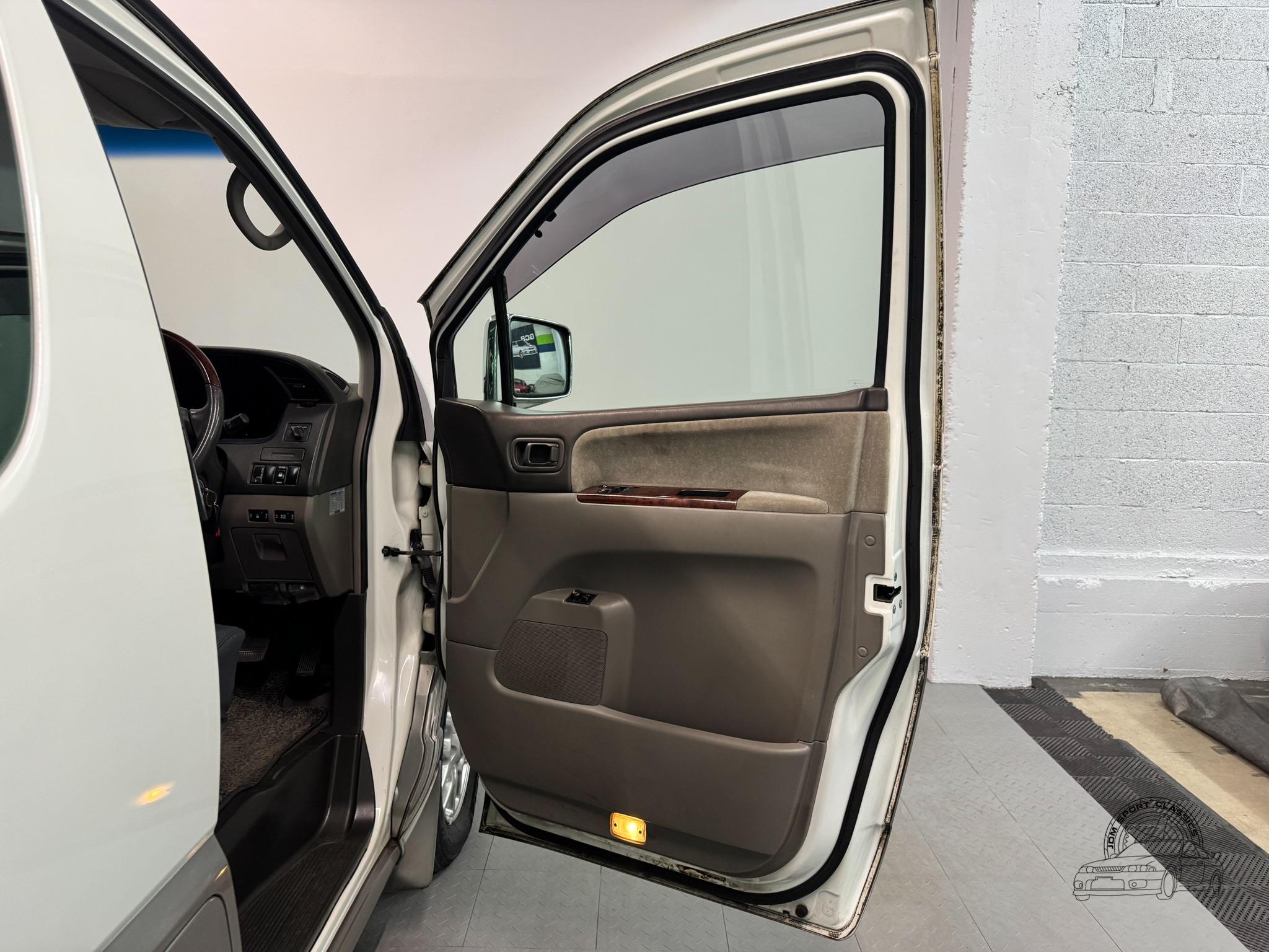 2001 Nissan Elgrand 4WD X Limited