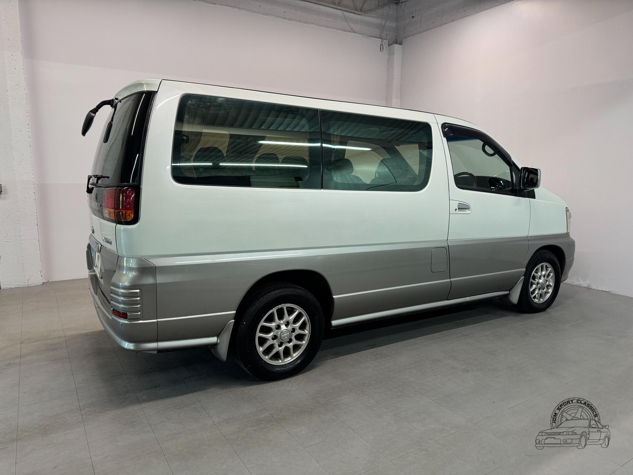 2001 Nissan Elgrand 4WD X Limited