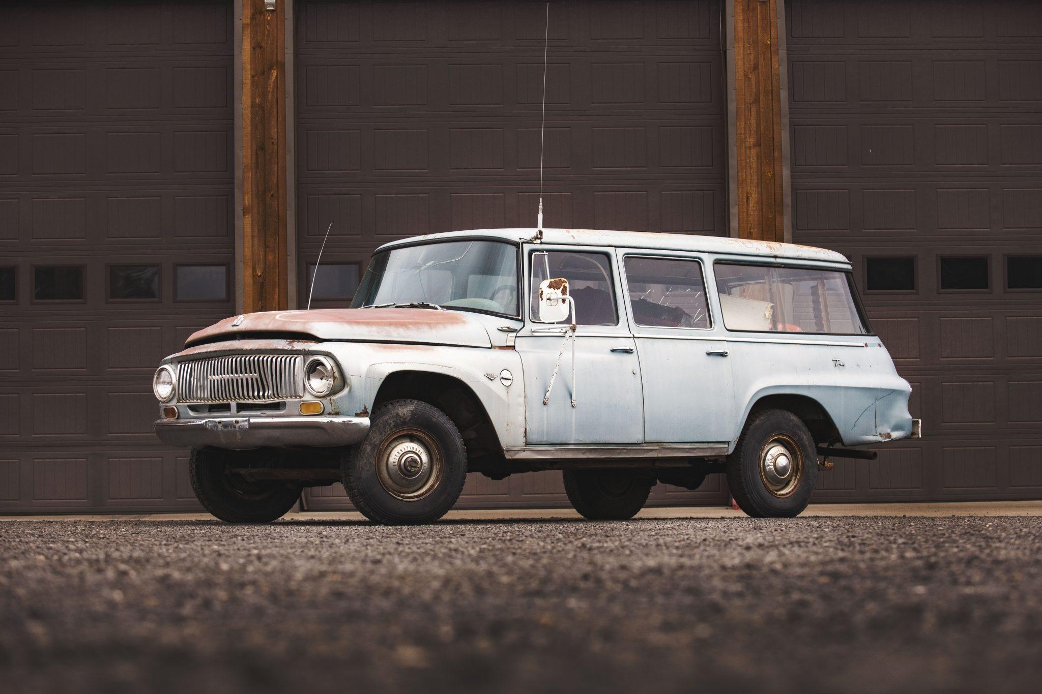 1966 International Travelall 4WD C1100-1