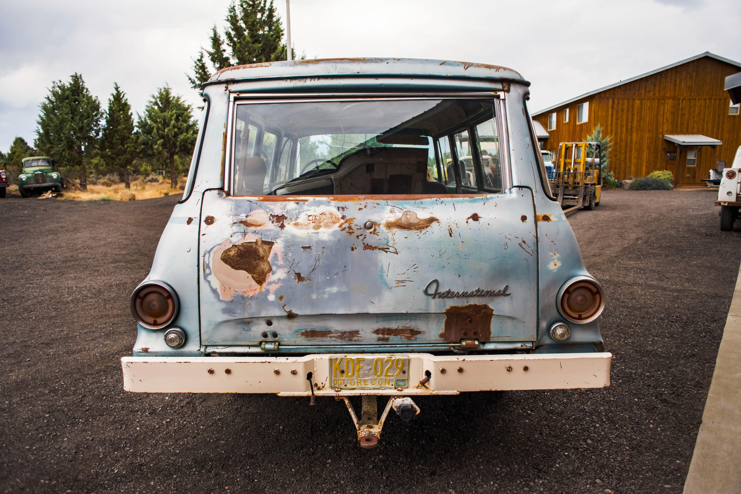 1966 International Travelall 4WD C1100
