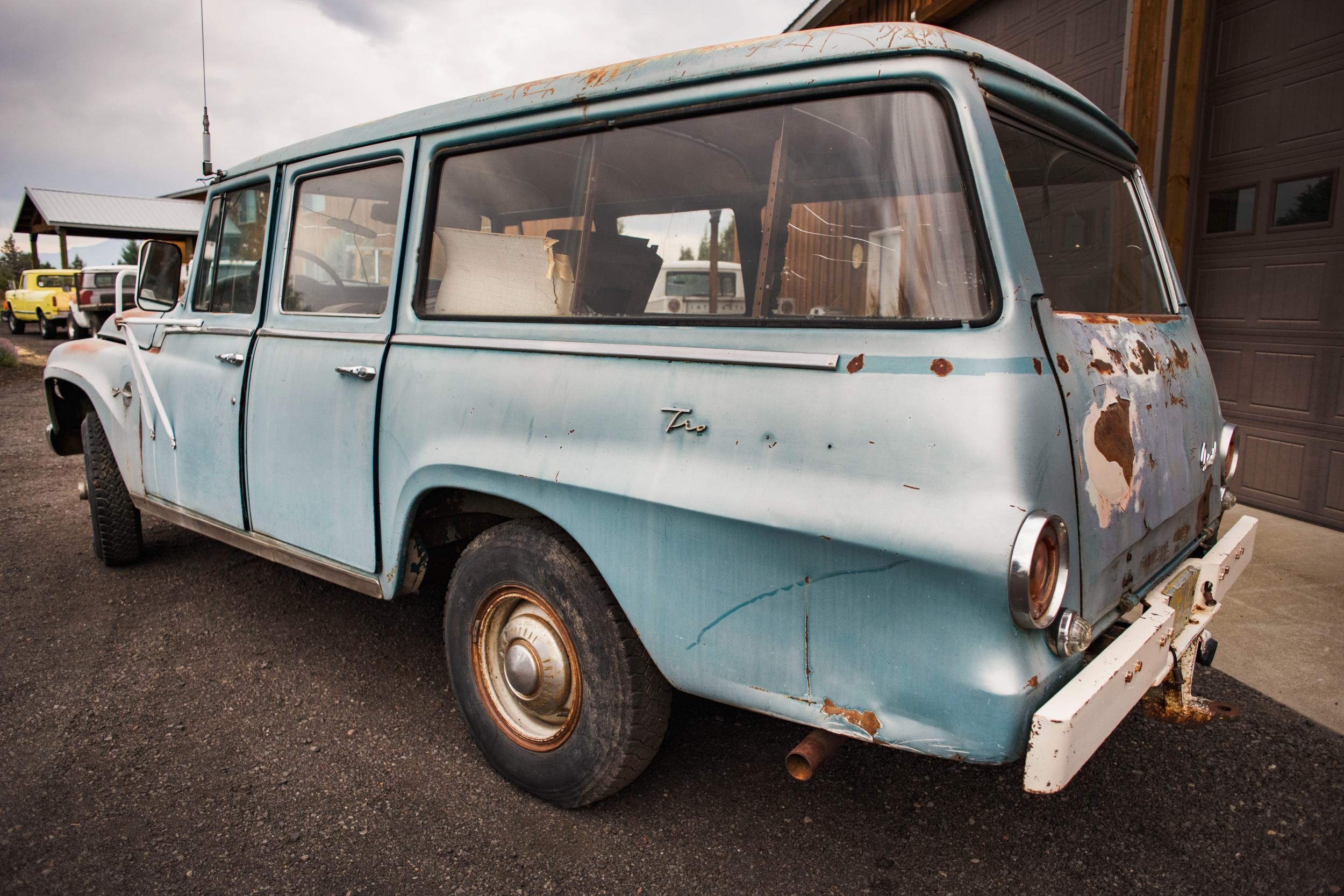 1966 International Travelall 4WD C1100