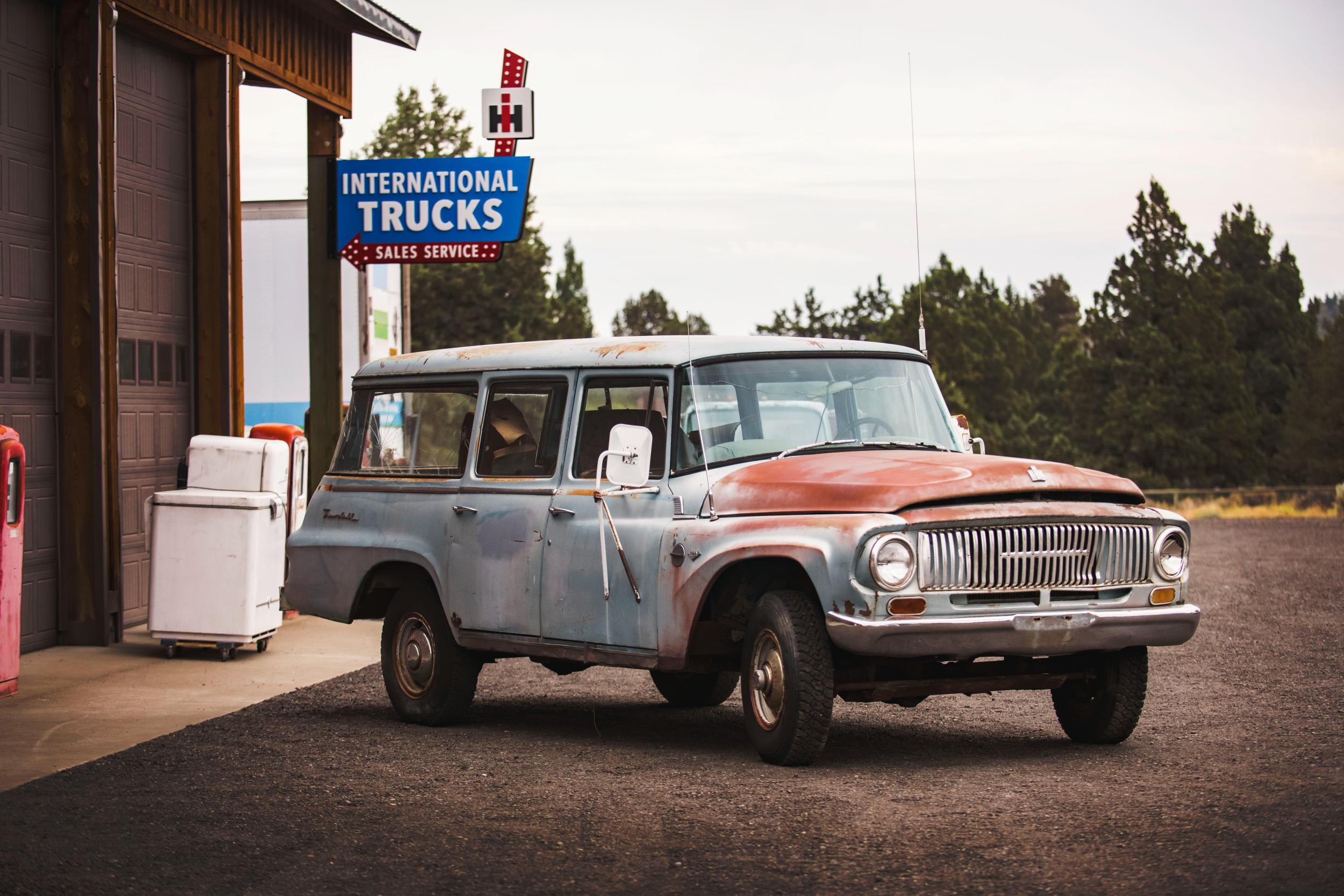 1966 International Travelall 4WD C1100 - 4