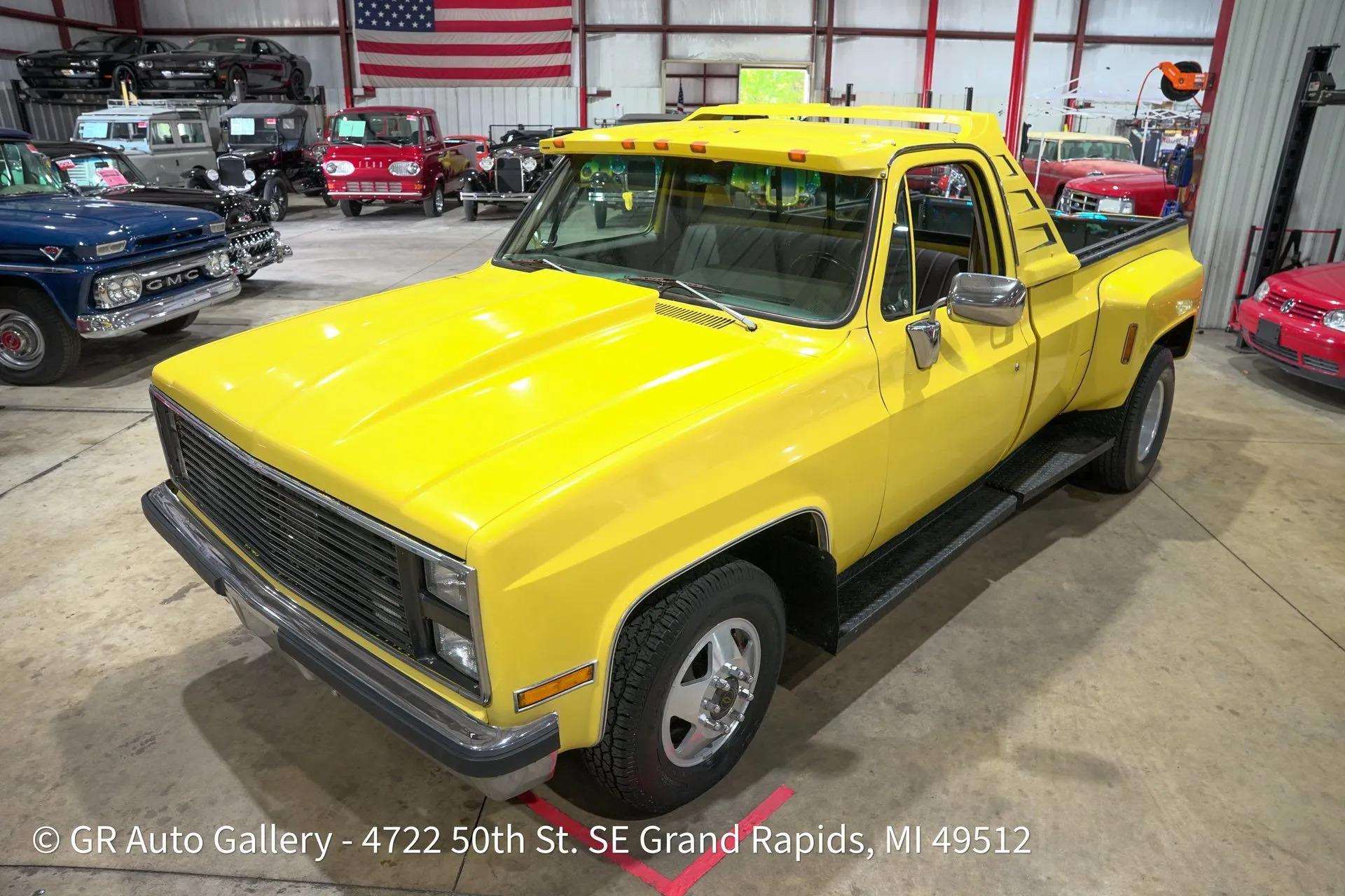1982 GMC C2500 Classic - 3