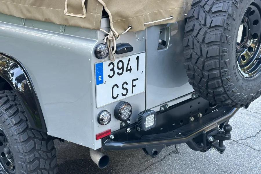 2000 Land Rover Defender 110